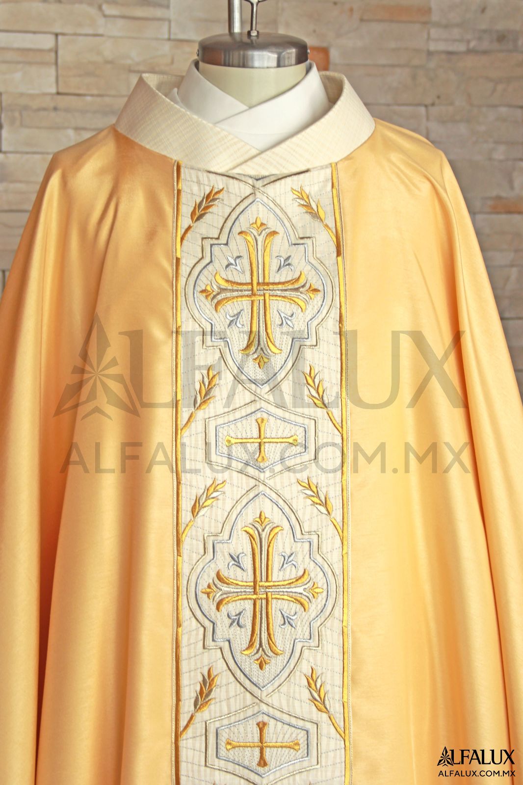 04 IMPERIAL Casulla Alfalux Central Dorado Shantung Brocado a (2)